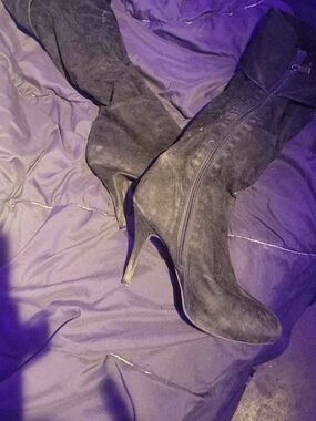 Black Suede Knee-High Stiletto Boots - Women's Fashion